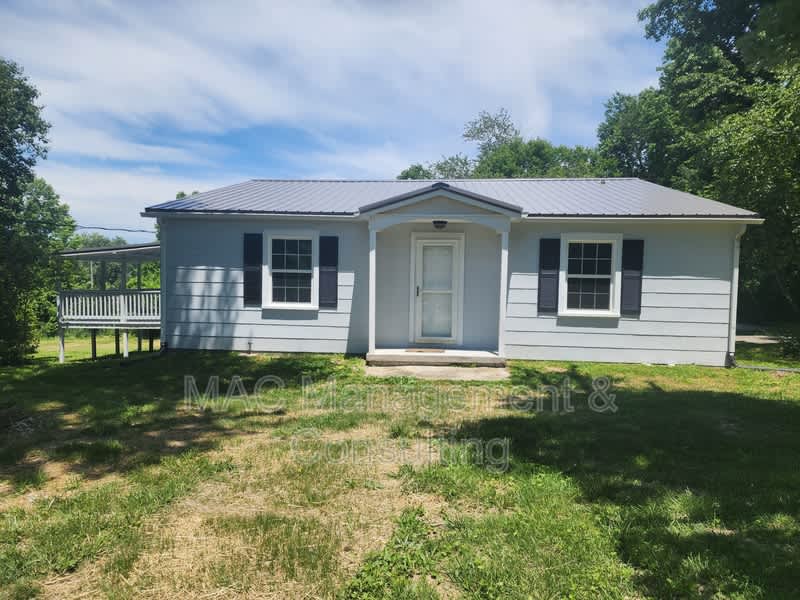 1067 Crescent Drive – photo 1