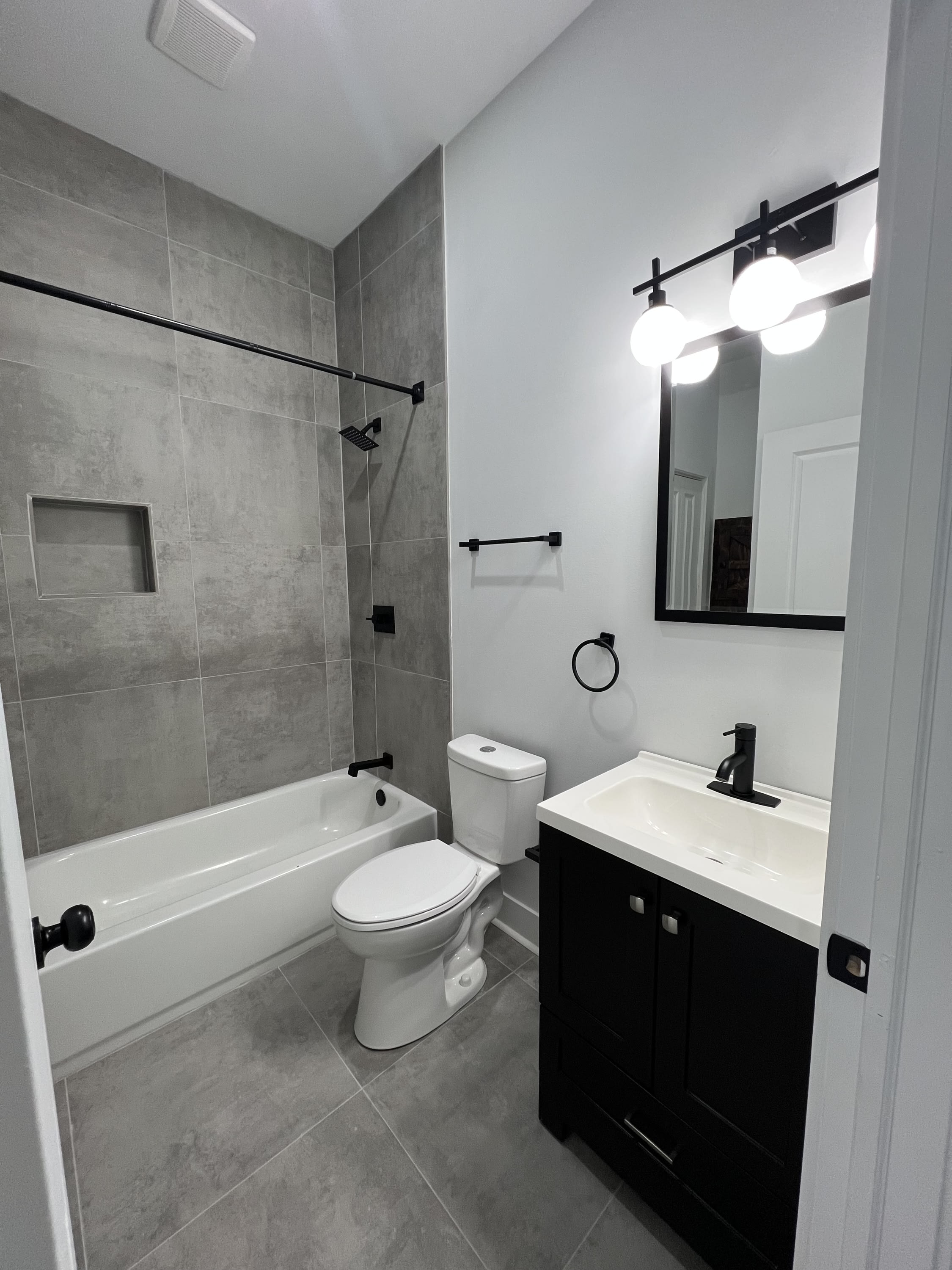736 East Chelten Avenue – photo 2