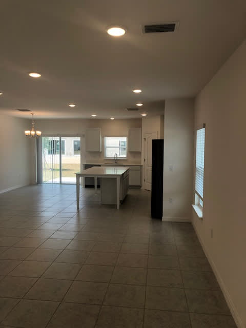 4112 Collegiate Blvd – photo 2
