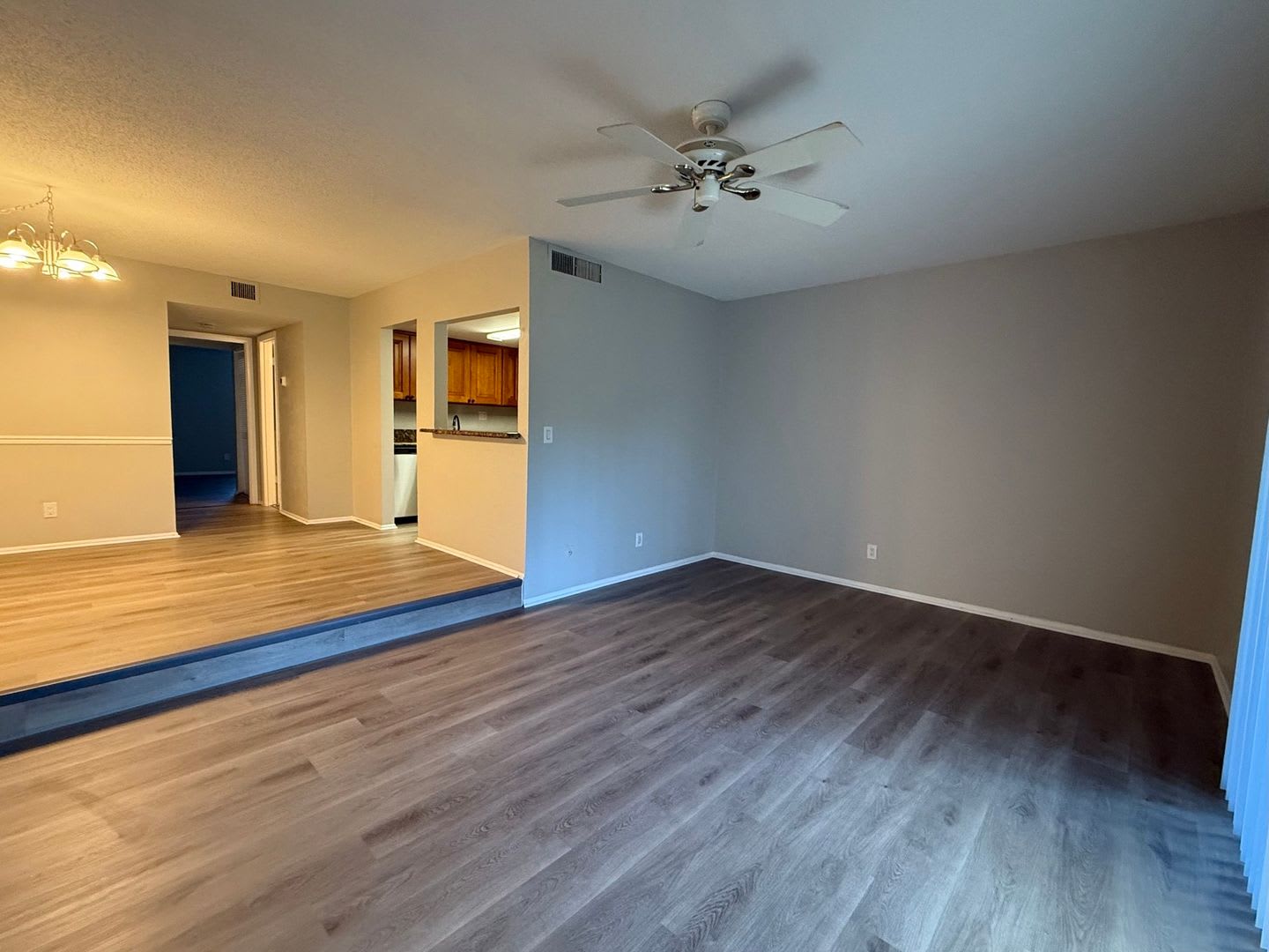 Bright & Updated 1-Bed, 1-Bath Condo with Lake View! – photo 3