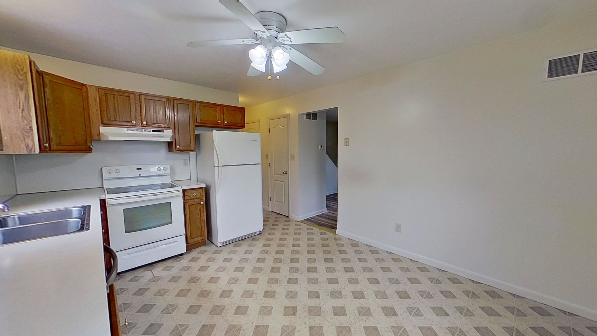 Two Bedroom Townhome with Attached Garage – photo 4