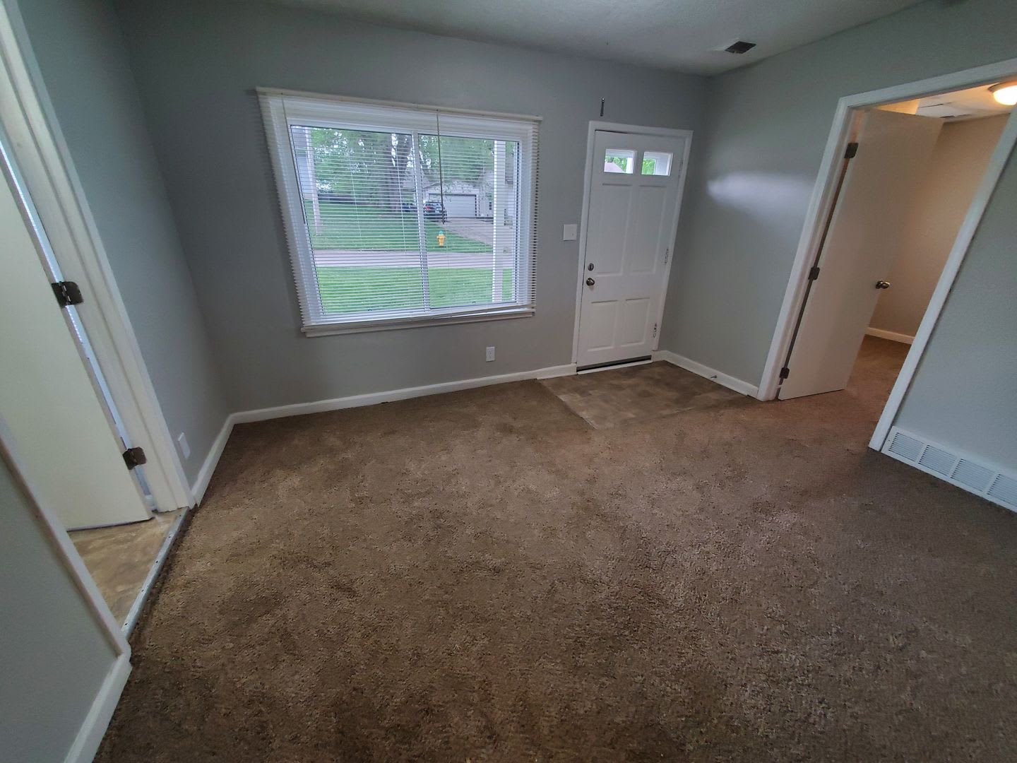 1 bedroom rental home with 2 car garage! – photo 2