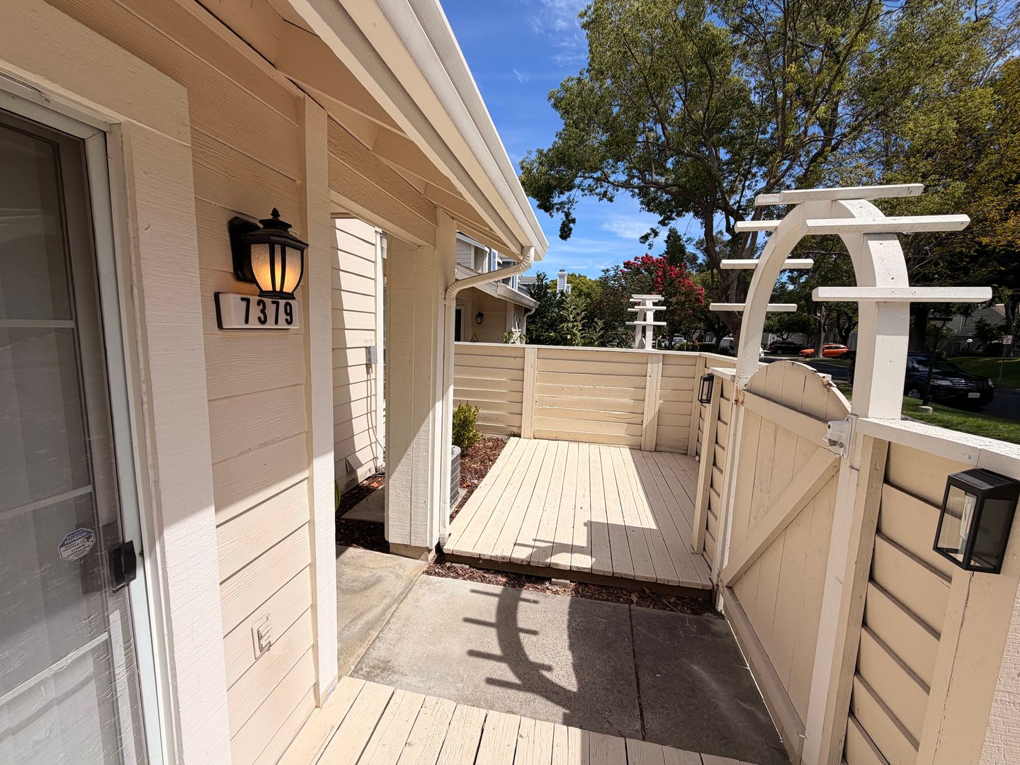 STUNNING TWO FLOOR 3BD/2.5BA TOWNHOME IN PLEASANTON CA!!!! – photo 3