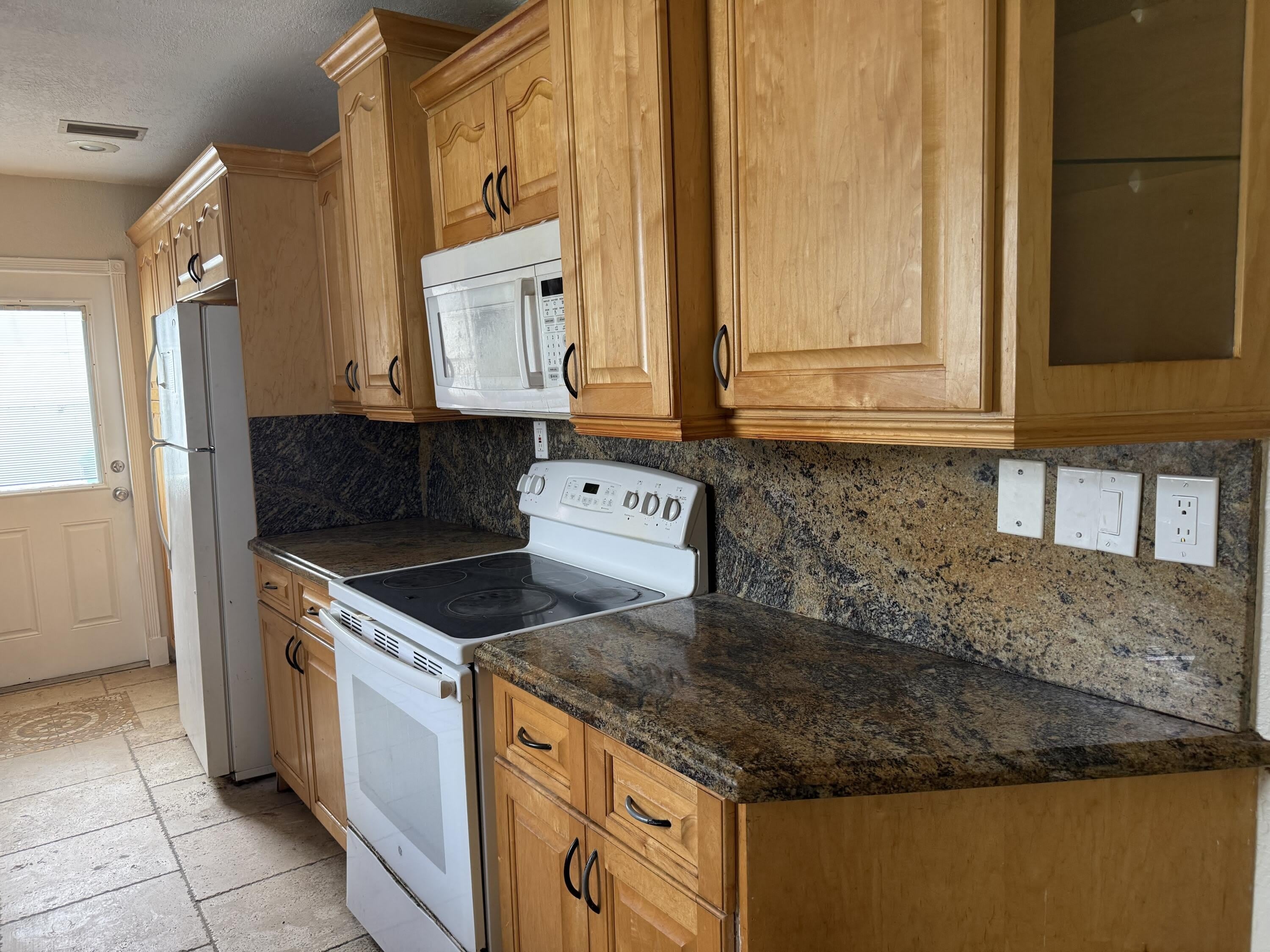 1751 NW 34TH Avenue – photo 2