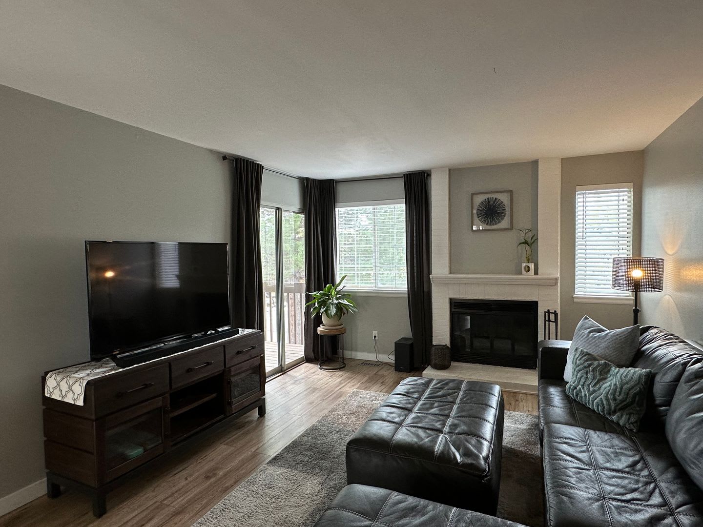 Spacious 2 Bed 2.5 Bath in the heart of Indian Creek – photo 3
