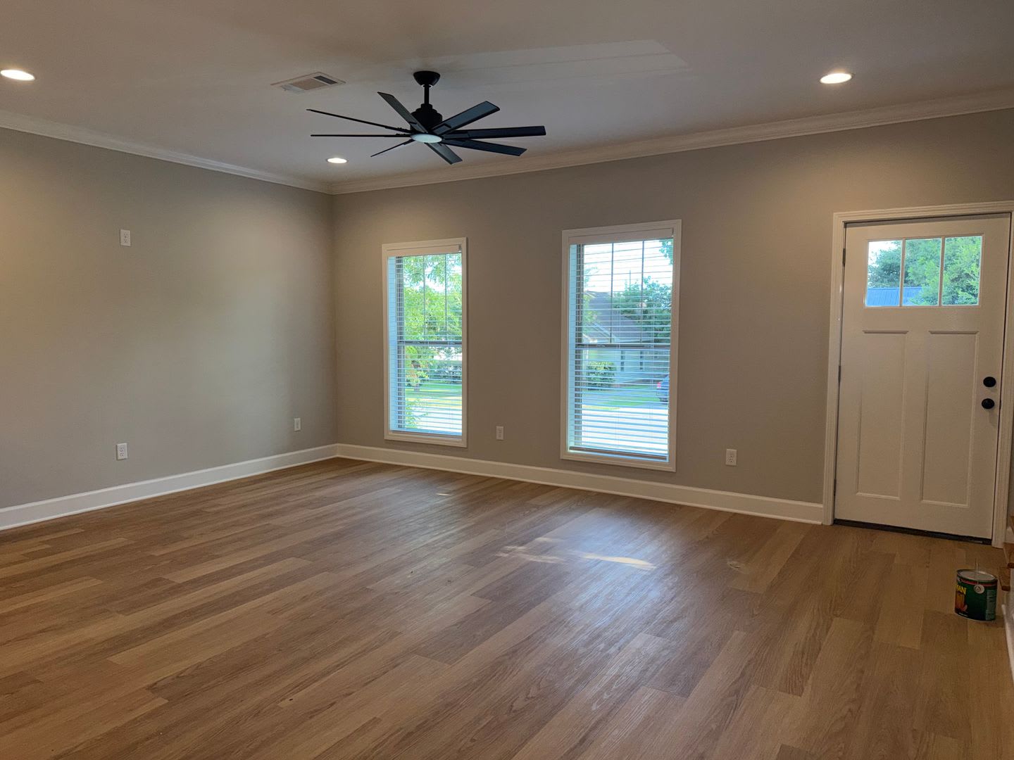 16 Lakeview 4 Bed / 4.5 Bath Leasing for Fall 2027 LESS THAN A MILE FROM CAMPUS – photo 4