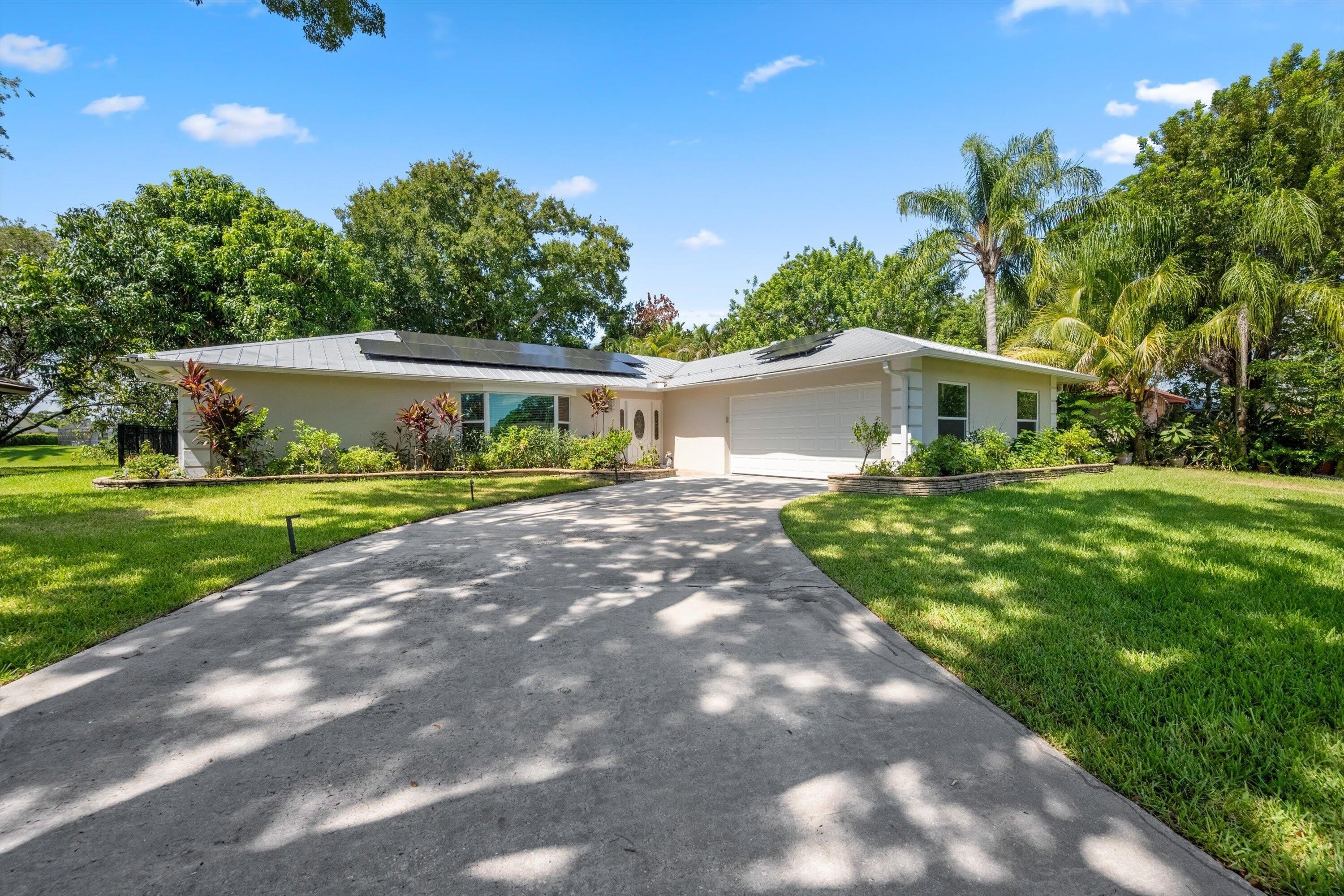 1233 Mystic Way – photo 2