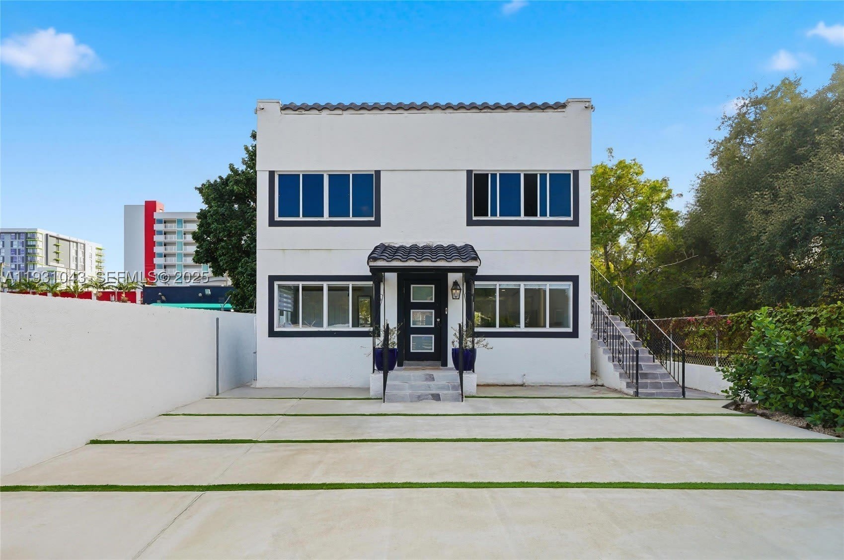 1590 Nw 38Th St – photo 1