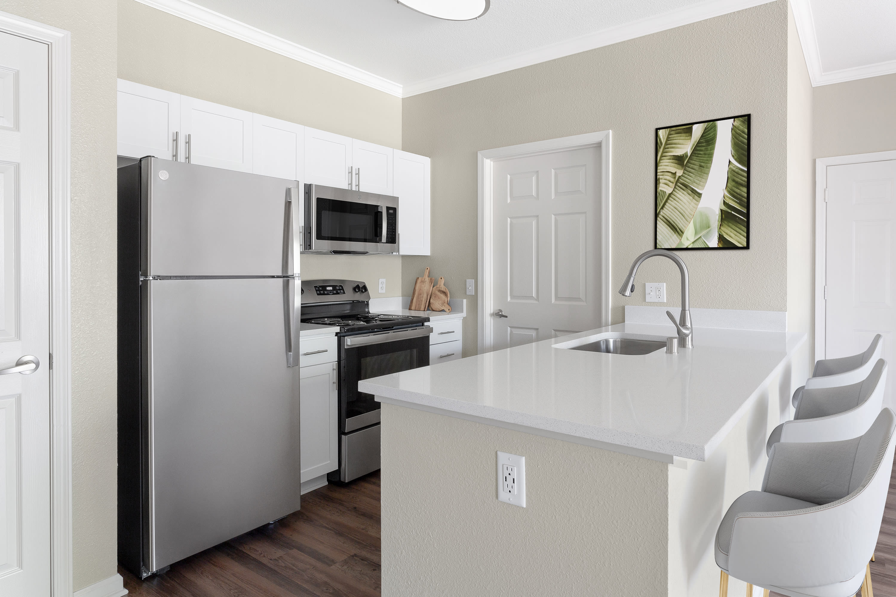 The Tides Apartments – photo 4