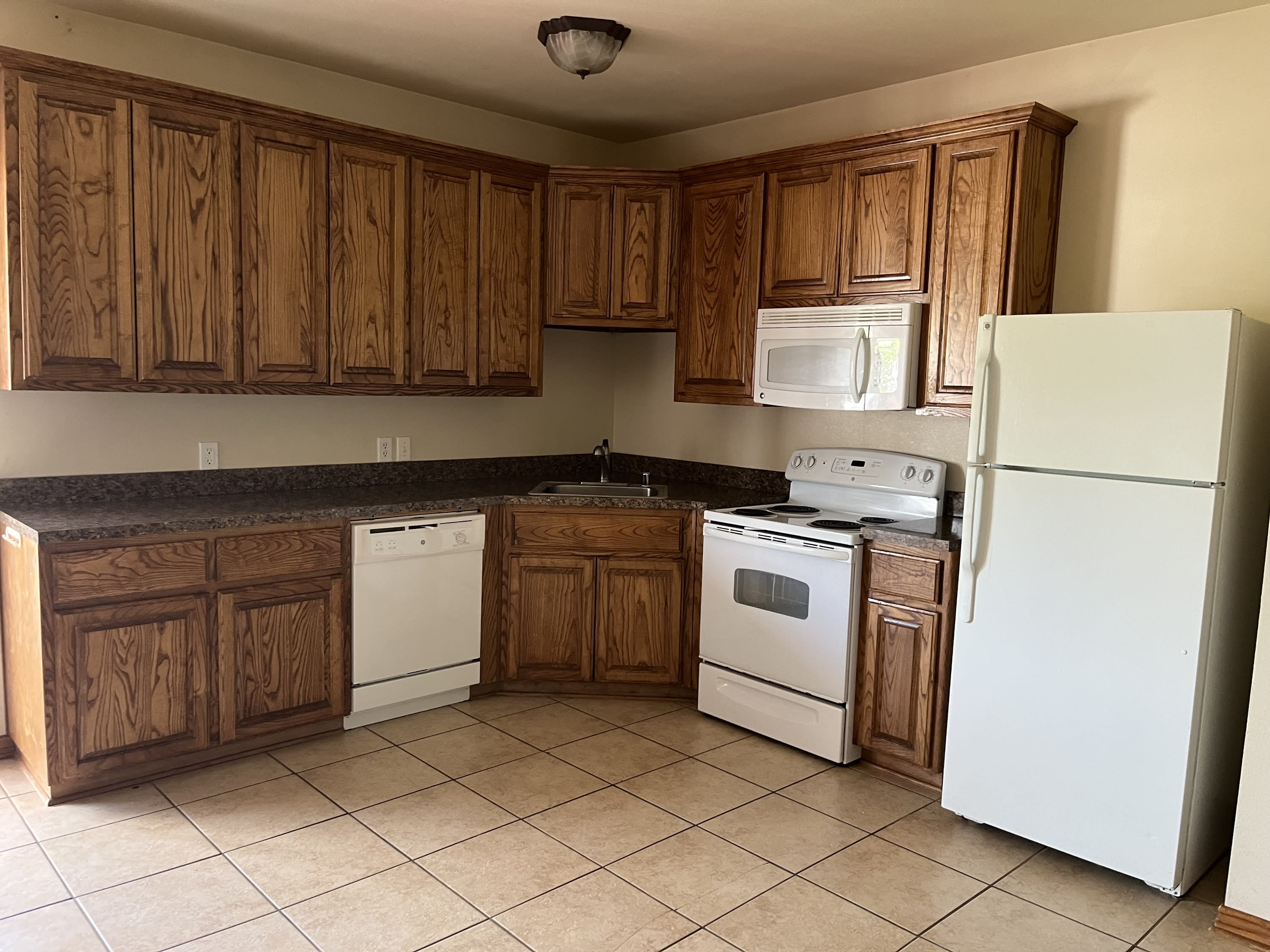 1708 Monroe Street Apt 203 – photo 2
