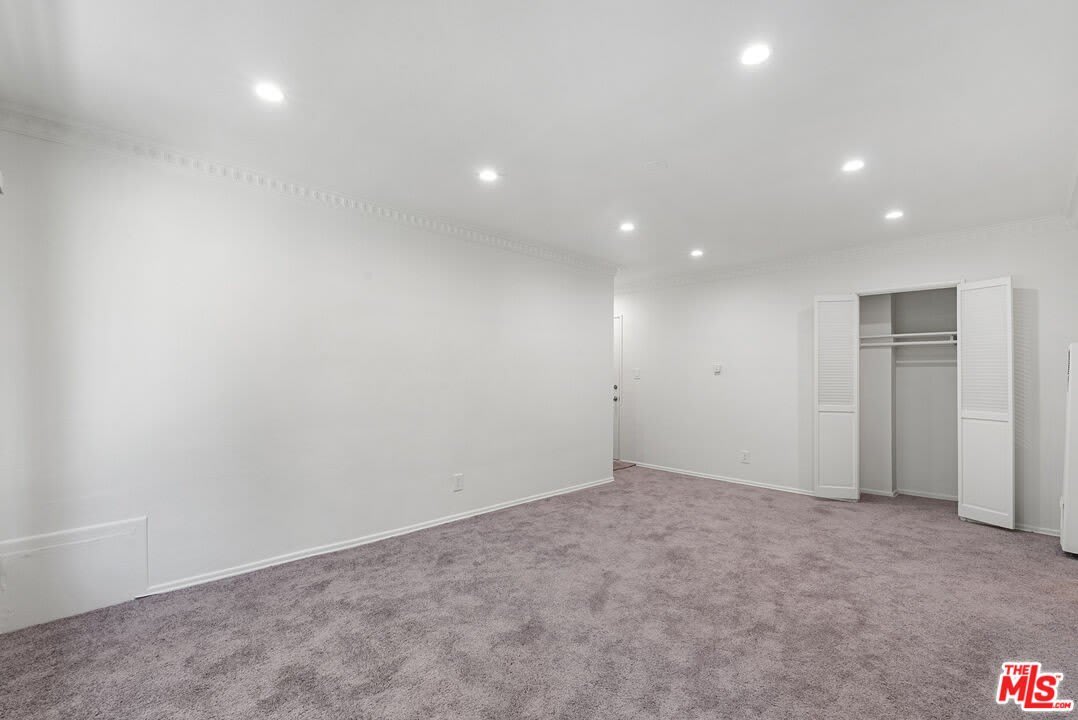 1227 N Harper Ave – photo 4
