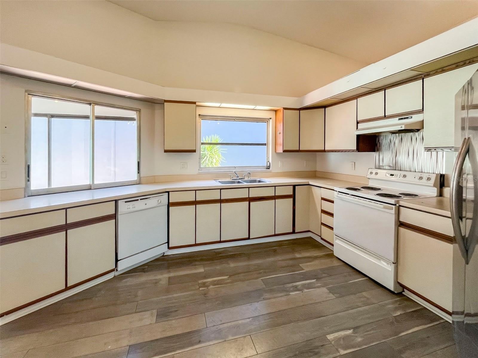 3957 PROCTOR Road – photo 5