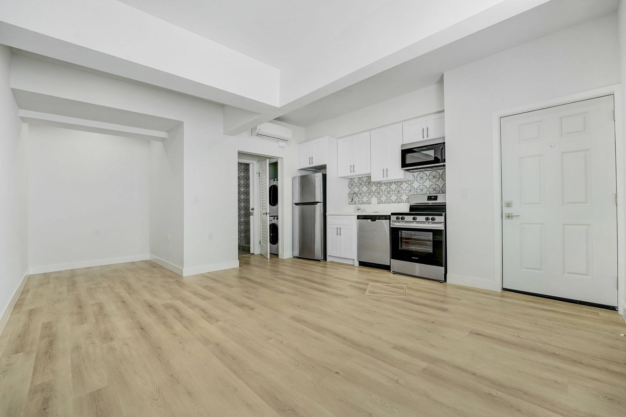 Hollywood Hills Apartments – photo 2