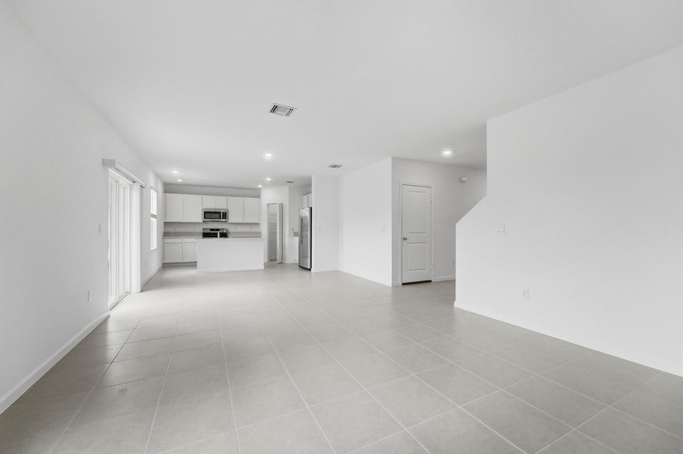 10485 Northwest Suncrest Loop – photo 2