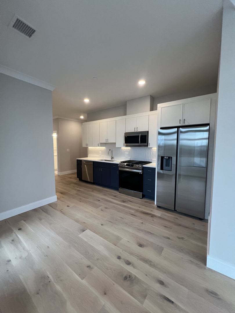 Allston 4.5 Bed / 3 Bath – No Broker Fee – New Construction – 9/1 – photo 1