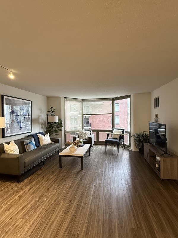1135 N Dearborn St – photo 5