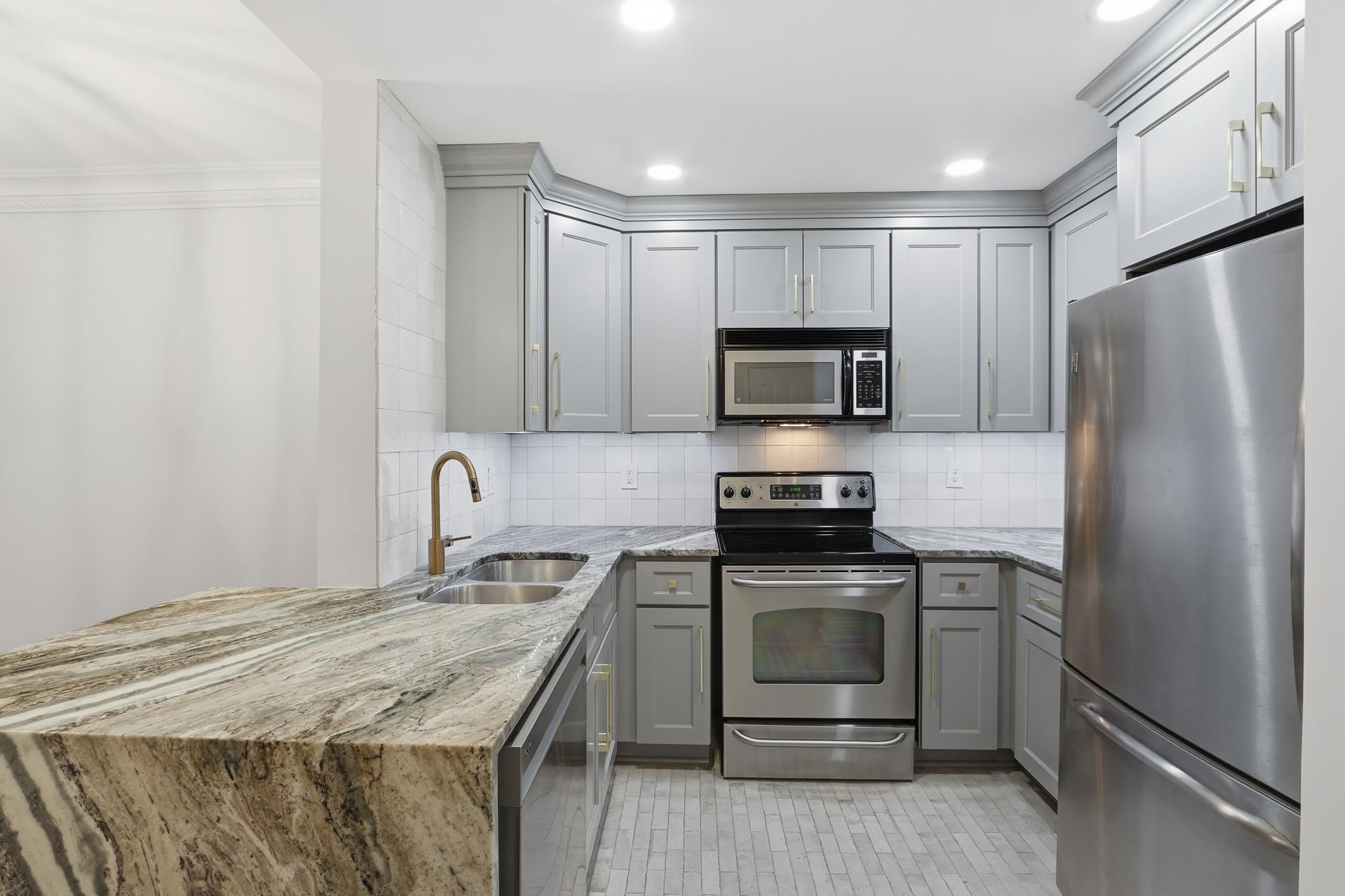 5400 Park Ave – photo 2
