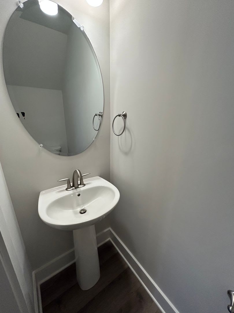MOVE IN READY 2BEDROOM TOWNHOUSE – photo 3