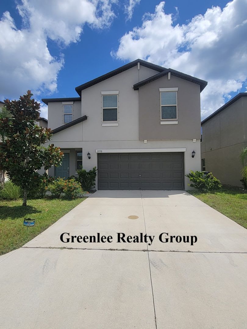 2 Story 4 Bed/2.5 Bath Home in the Lakeside Community – photo 2
