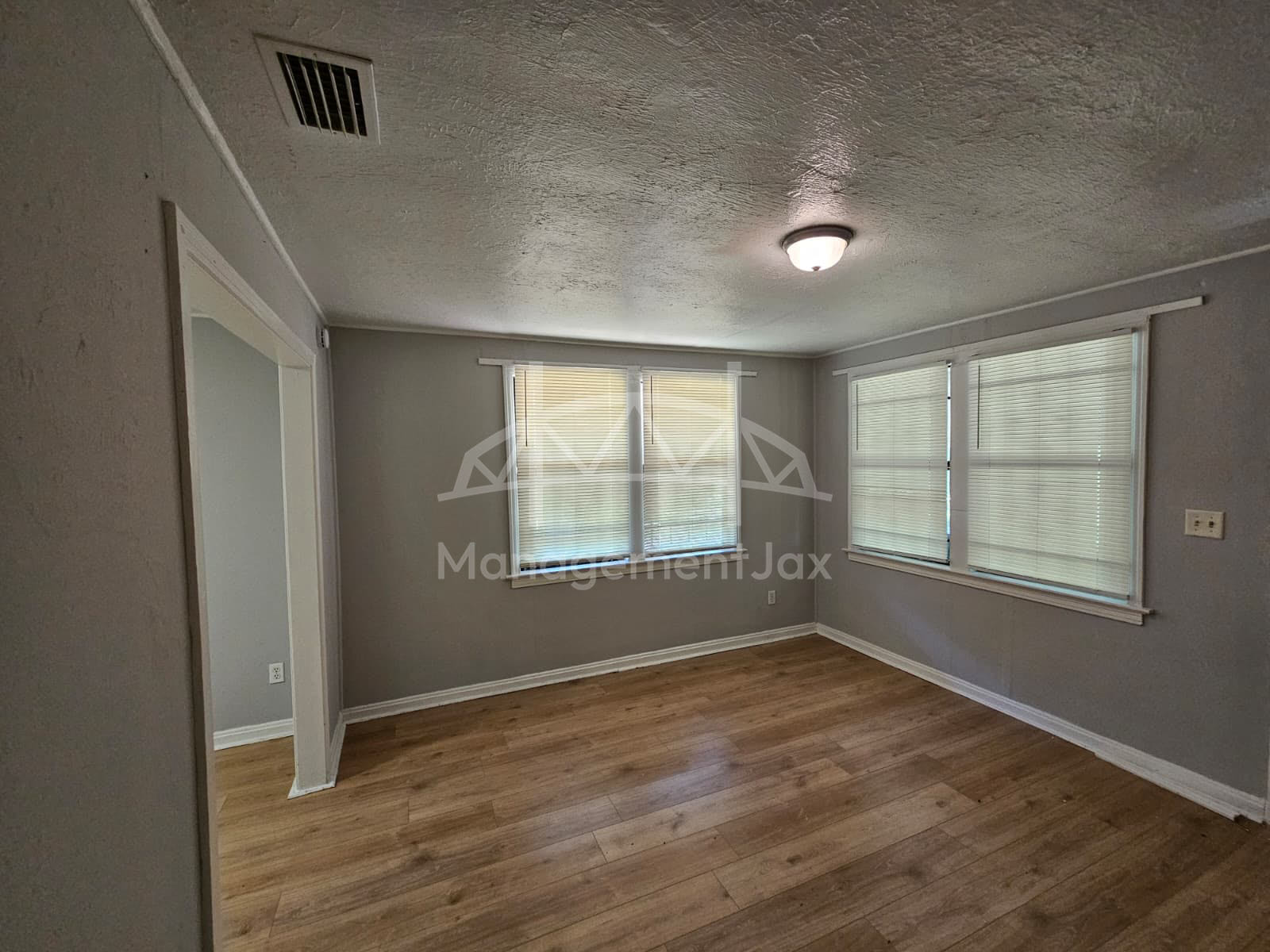 2040 West 15th Street – photo 4