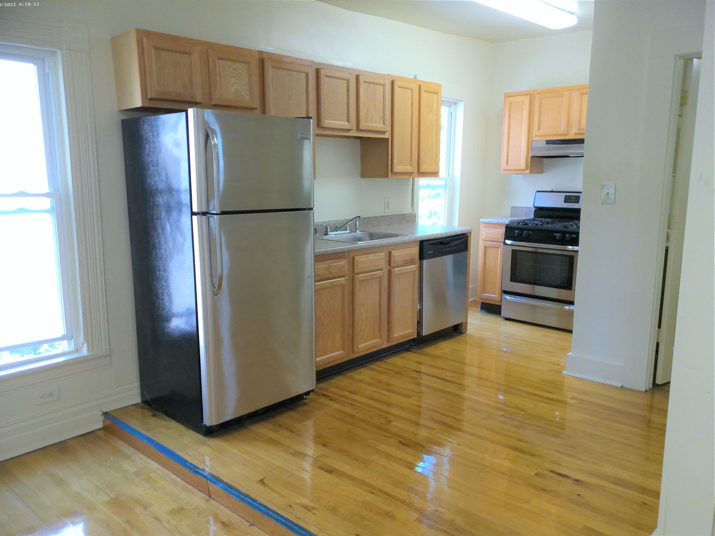 511 Columbus Available June 1 2027 First Floor Apartment – photo 2