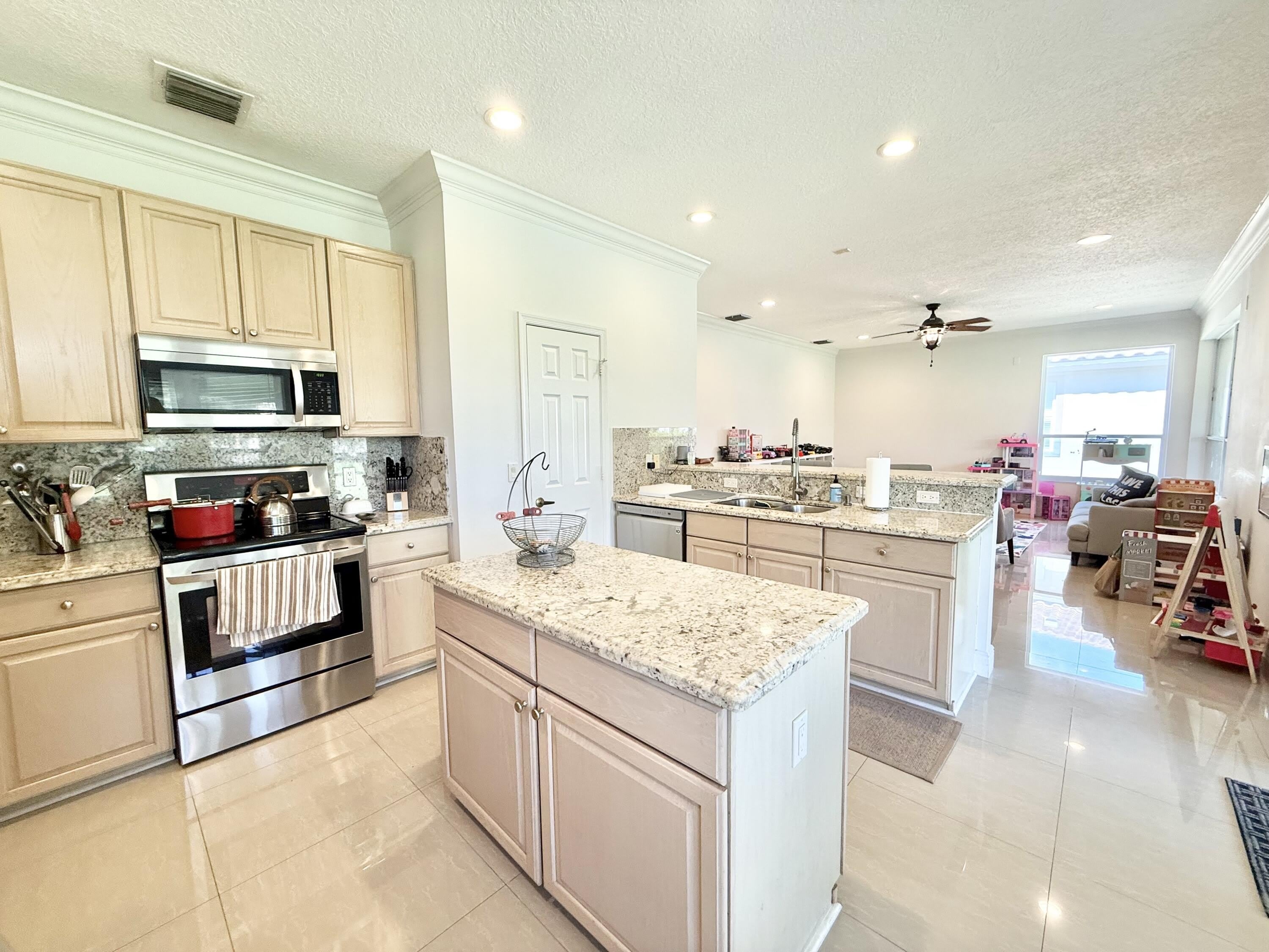 12671 Yardley Drive – photo 4