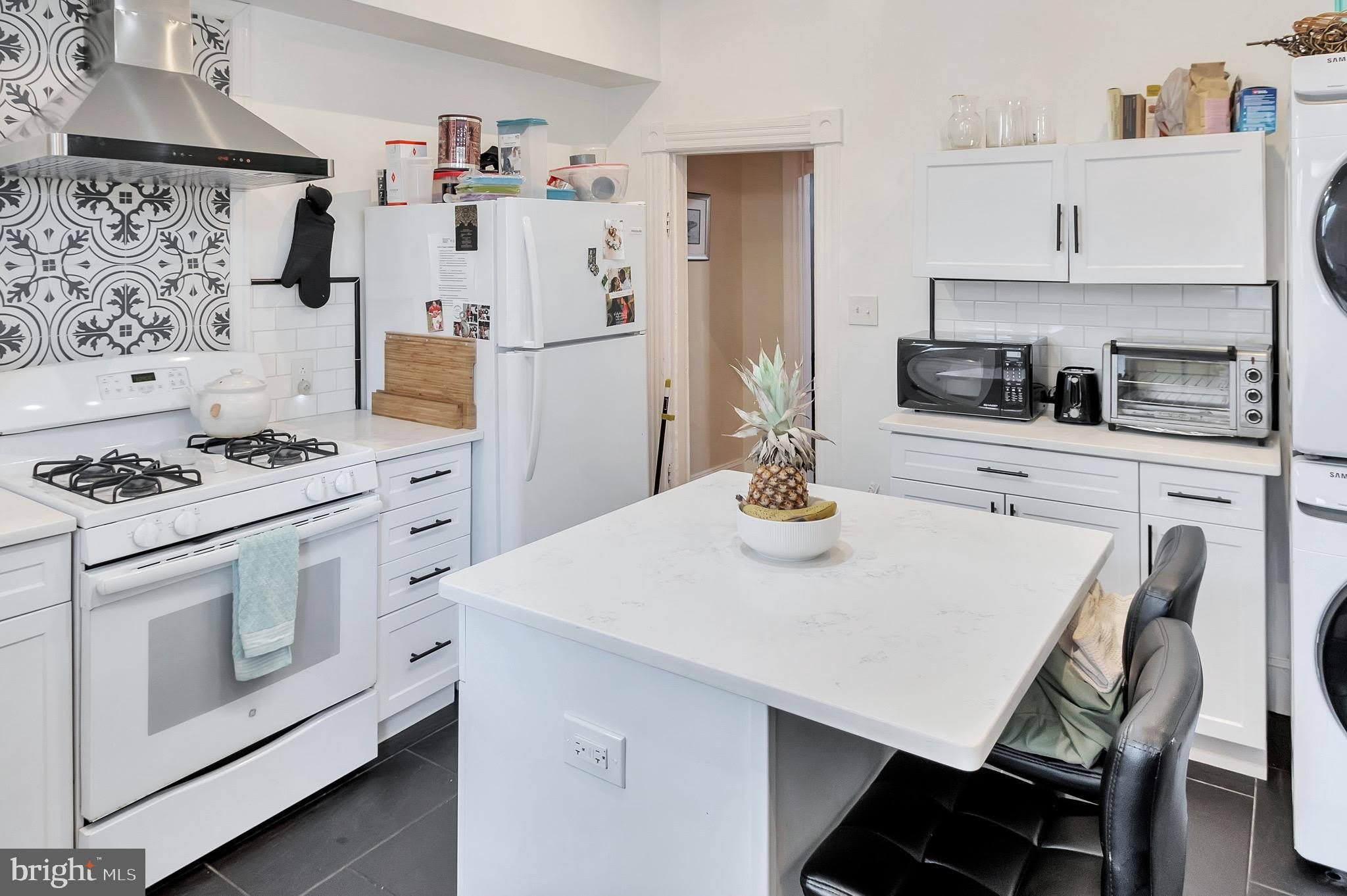 48 Q Street NE – photo 3