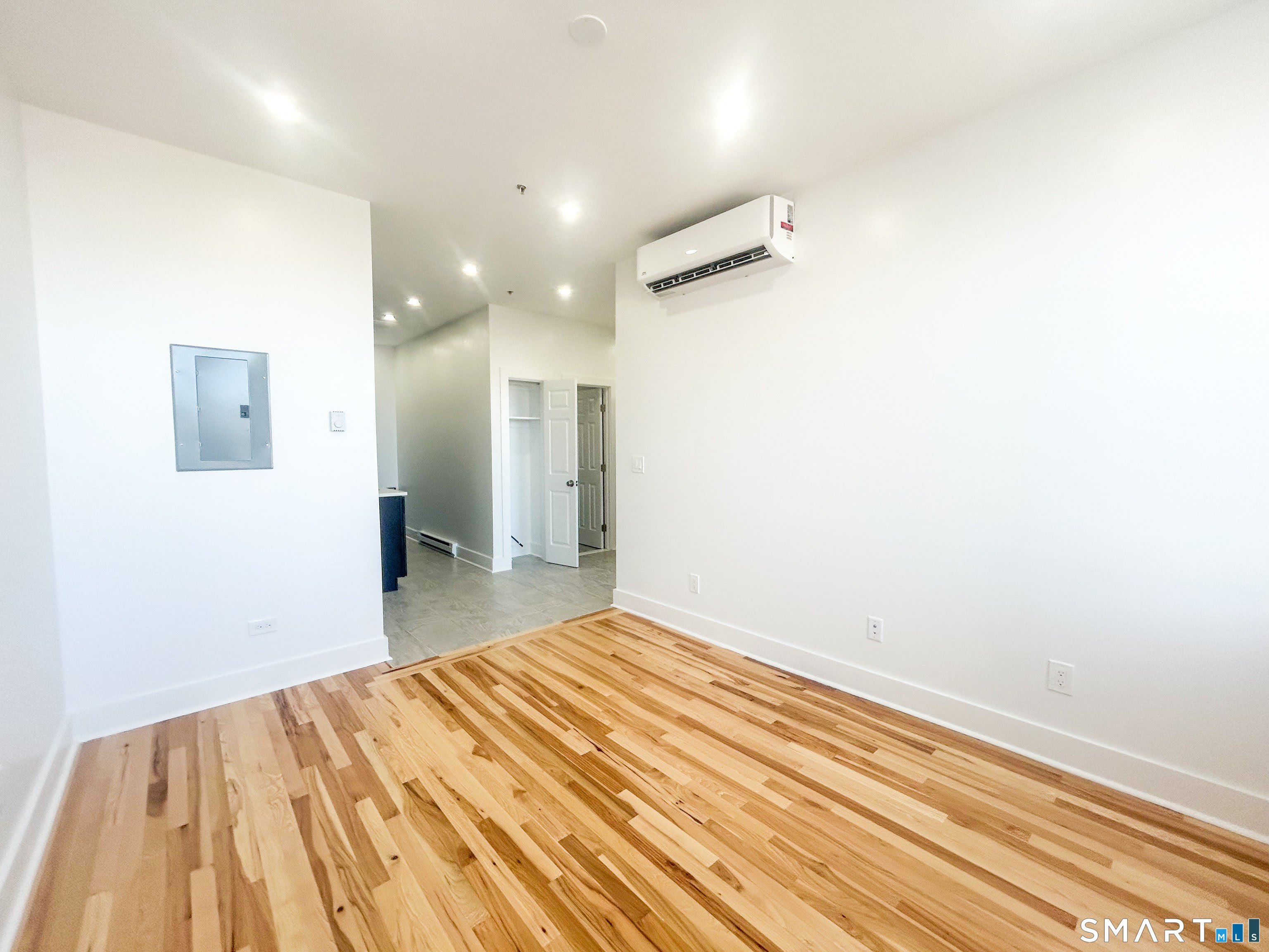 207 Bank Street – photo 4