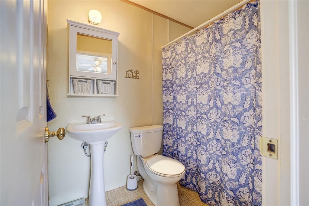 913 E Comanche Street – photo 5
