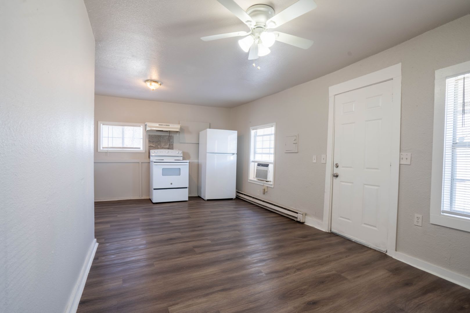 Newly remodeled! 1bed/1 bath! ADU (Accessory Dwelling Unit) – photo 3