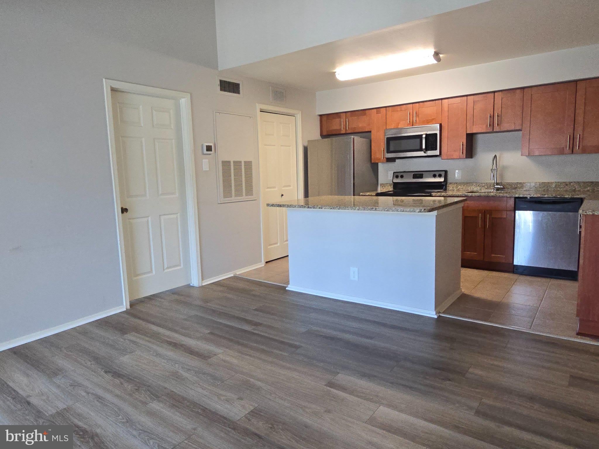 3306 WYNDHAM Circle – photo 3