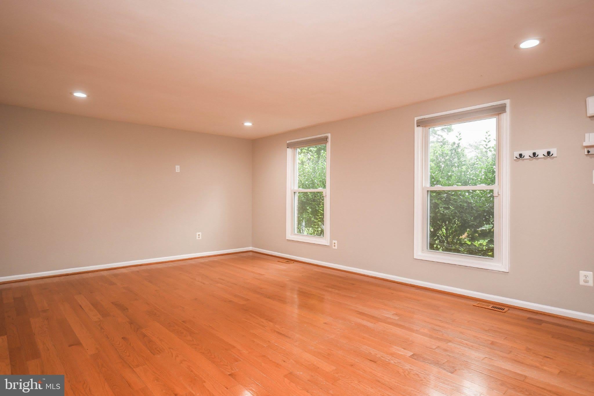 9627 LOCUST HILL Drive – photo 5