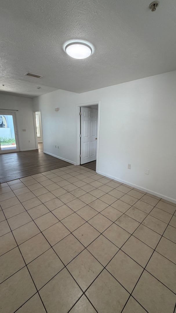 9117 Laird Street – photo 3