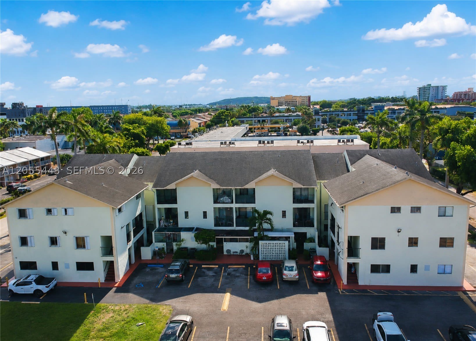 1521 W 42nd Pl – photo 1