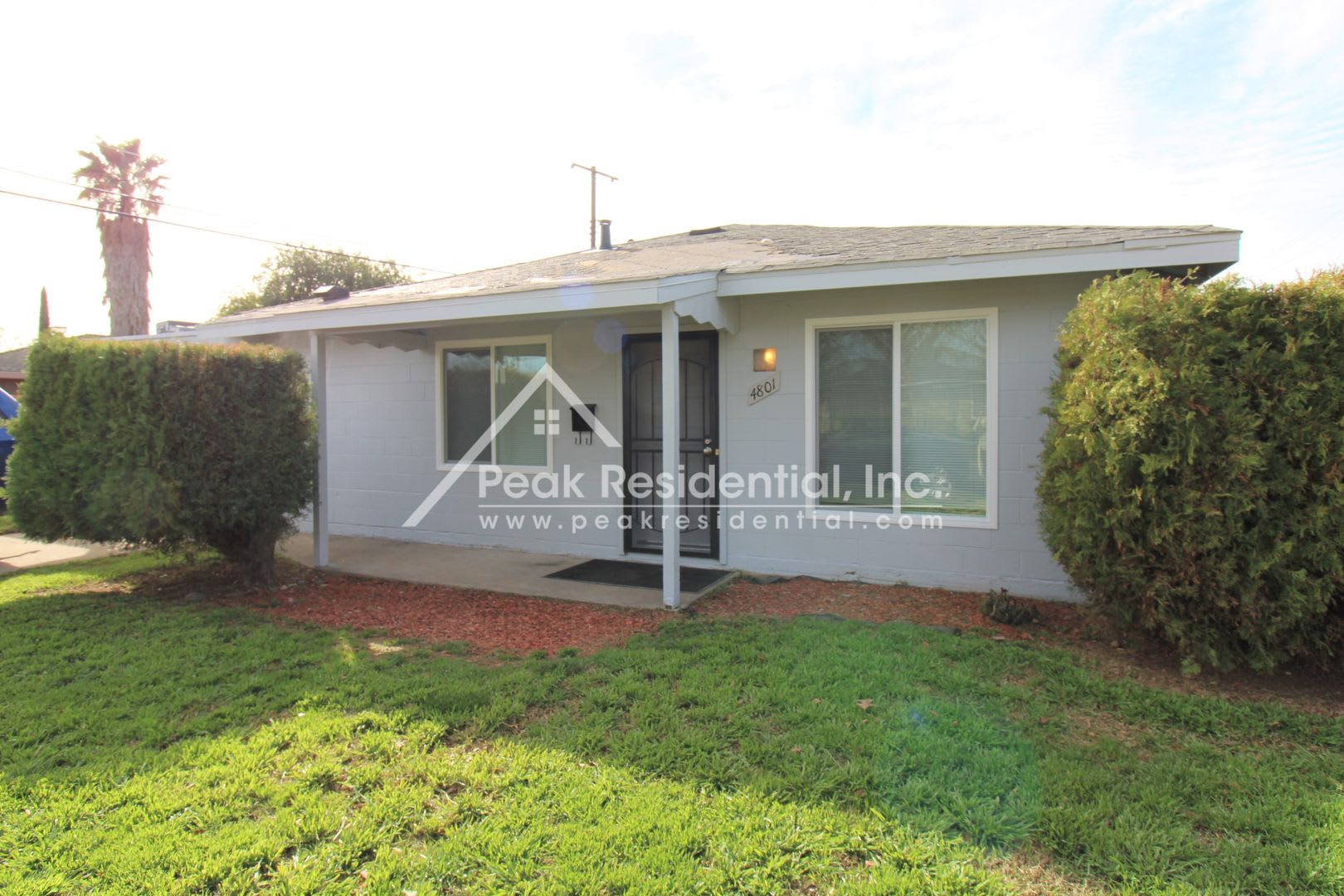 Charming Tahoe Park 2bd/1ba Duplex – photo 2