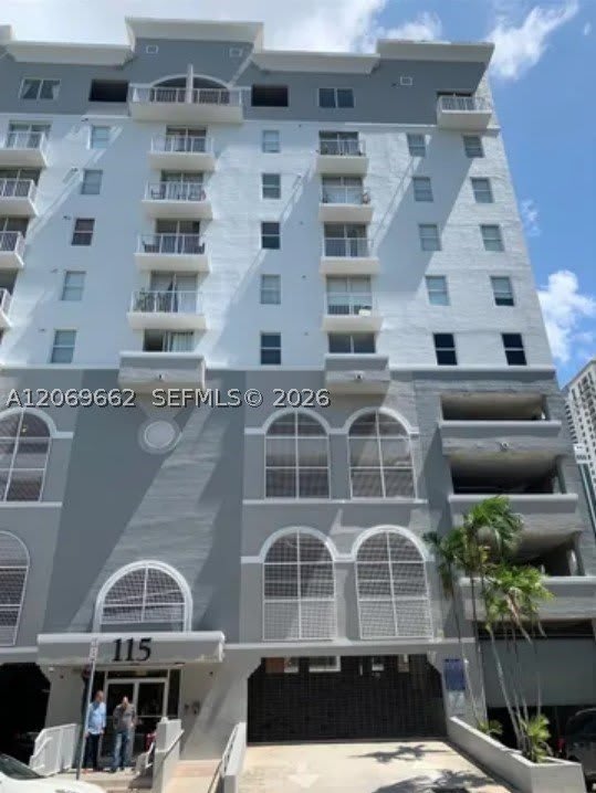 115 SW 11th St – photo 2