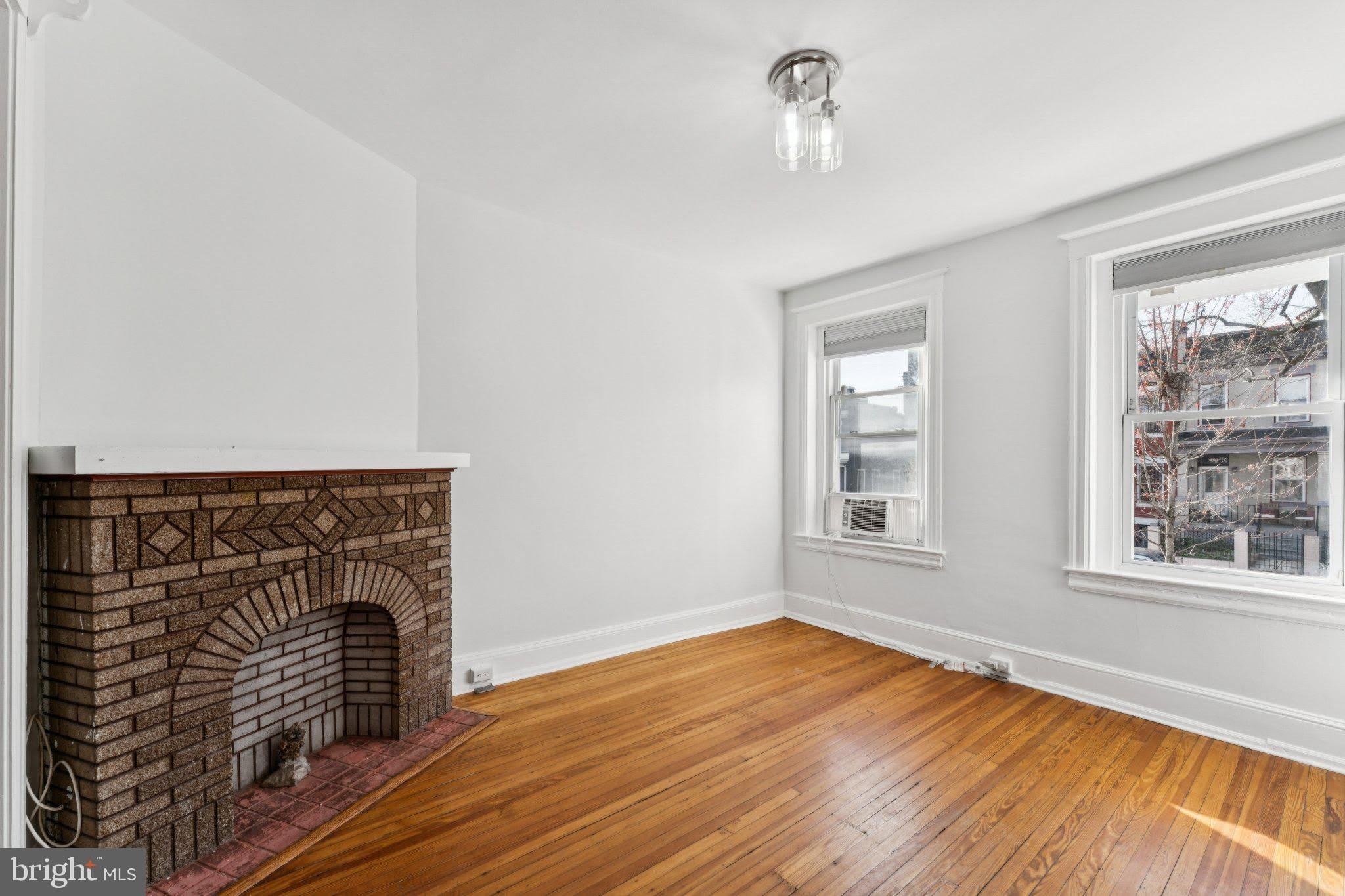 621 KENYON Street NW – photo 5