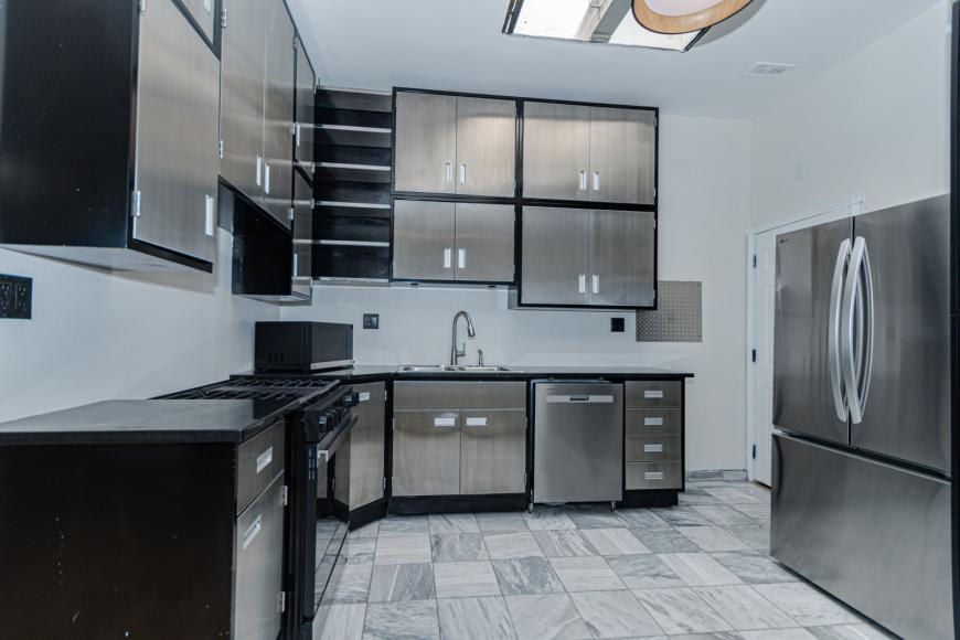 1024 North Western Ave – photo 3
