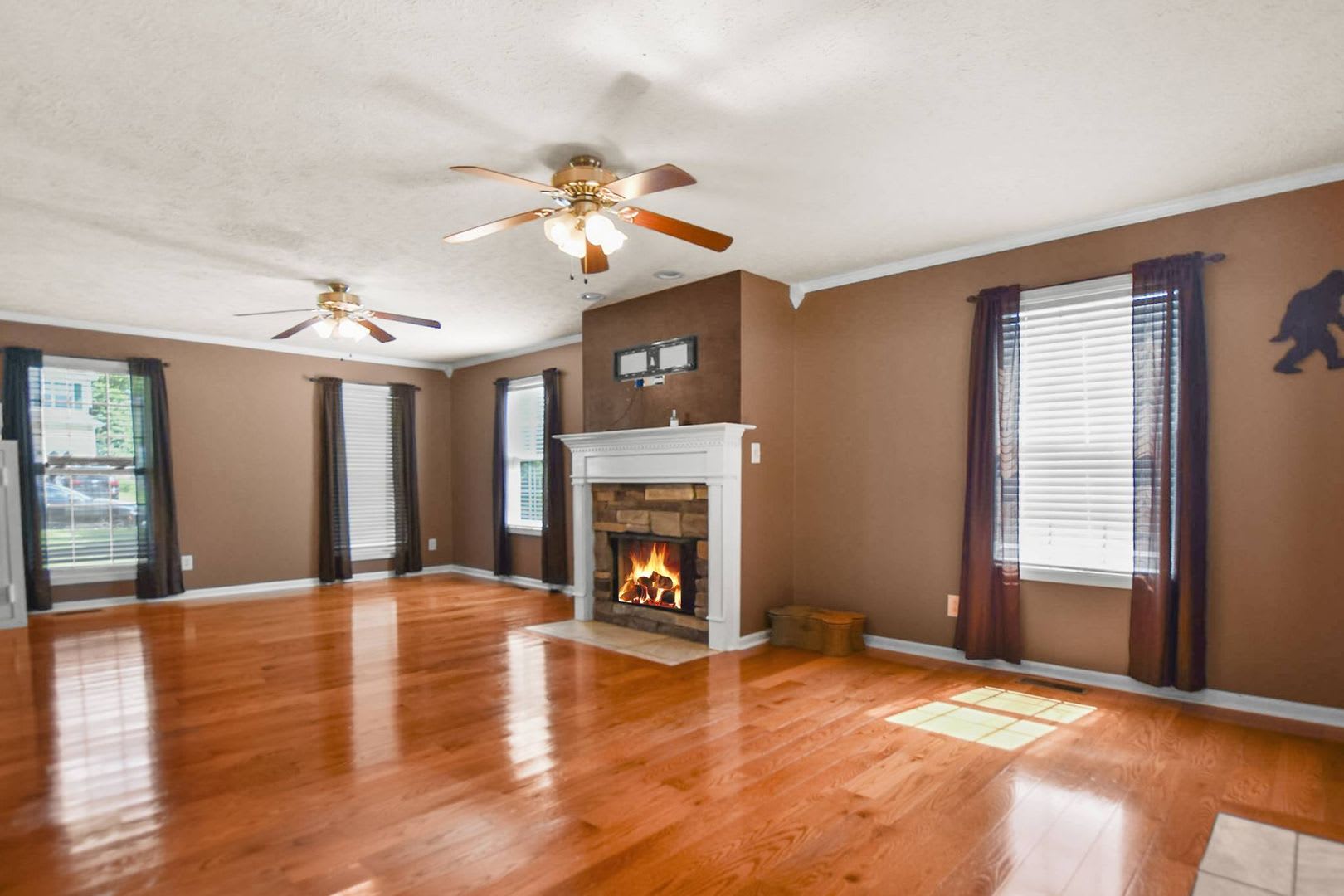 Pet Friendly Three Bedroom – photo 5