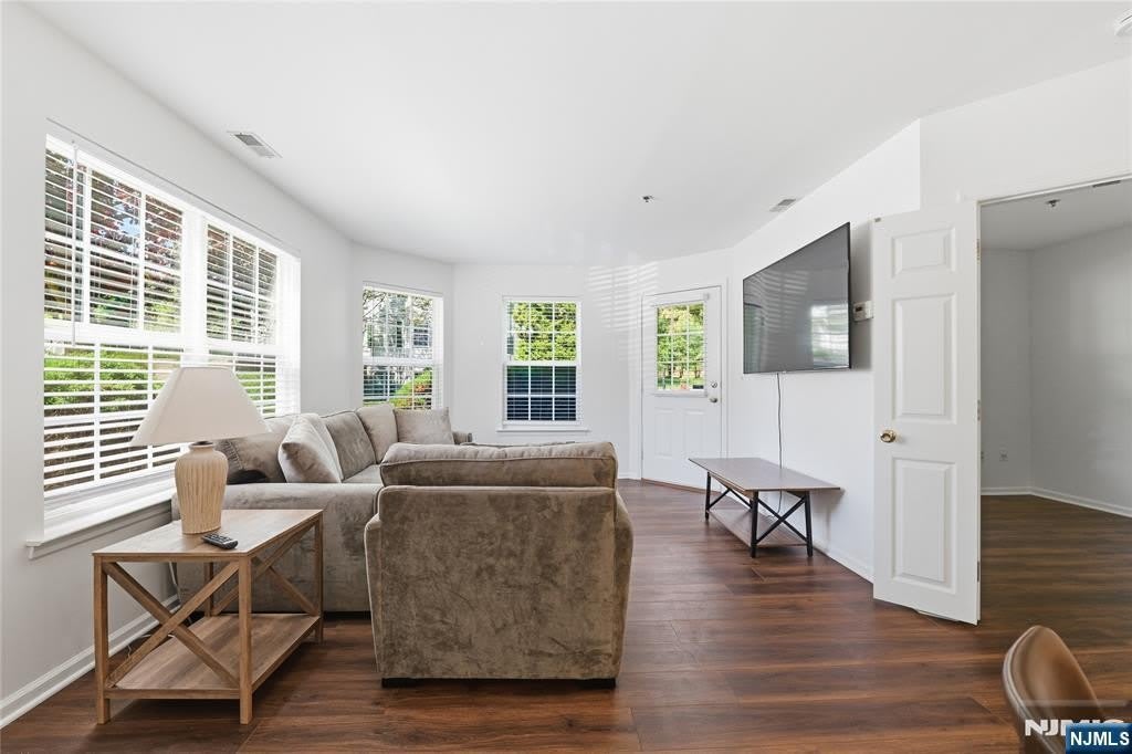 5301 Tudor Drive – photo 3