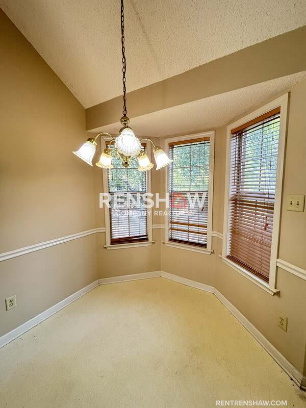 7276 Amberly Way Dr – photo 5