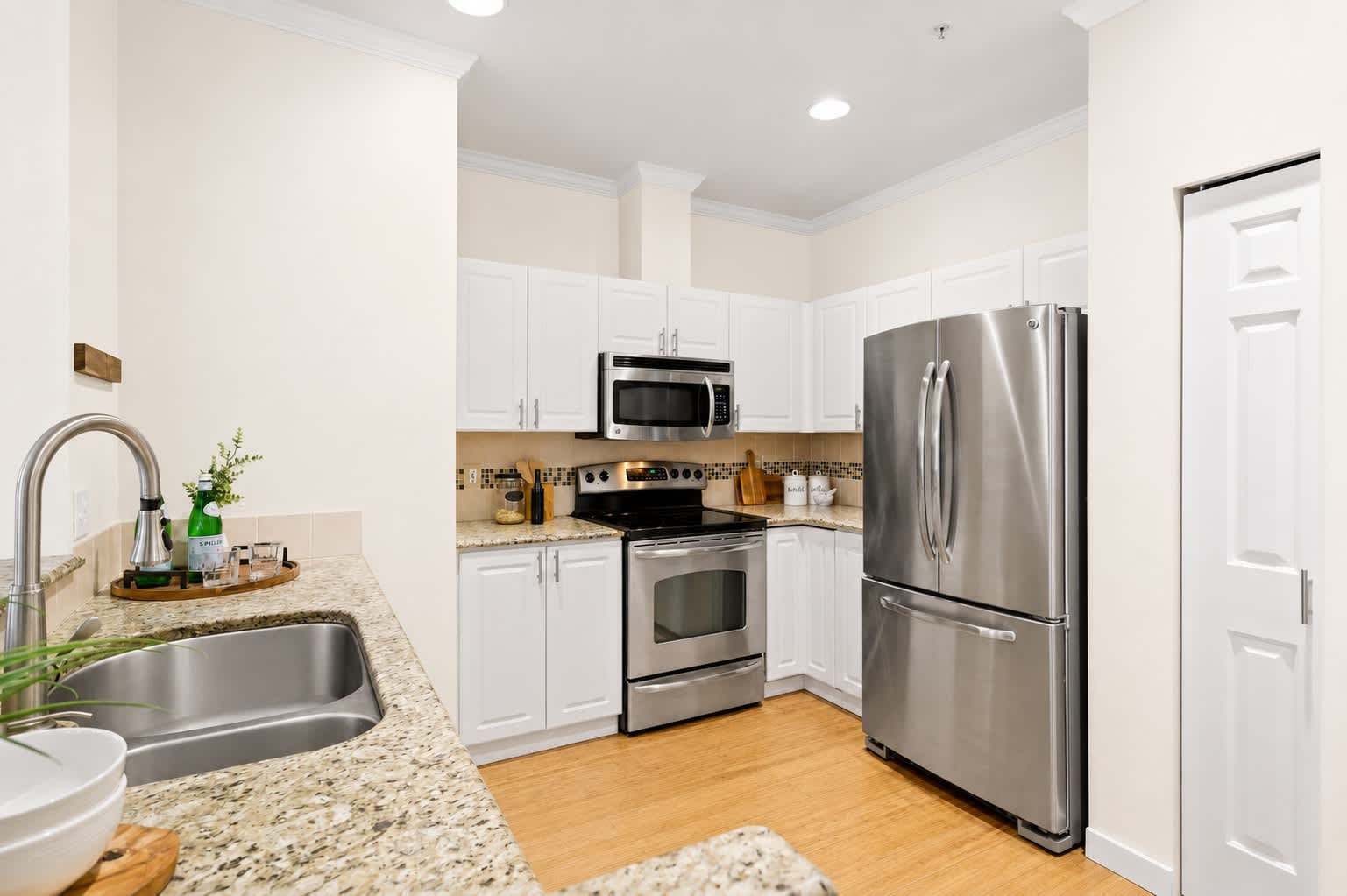 18505 Southeast Newport Way – photo 5