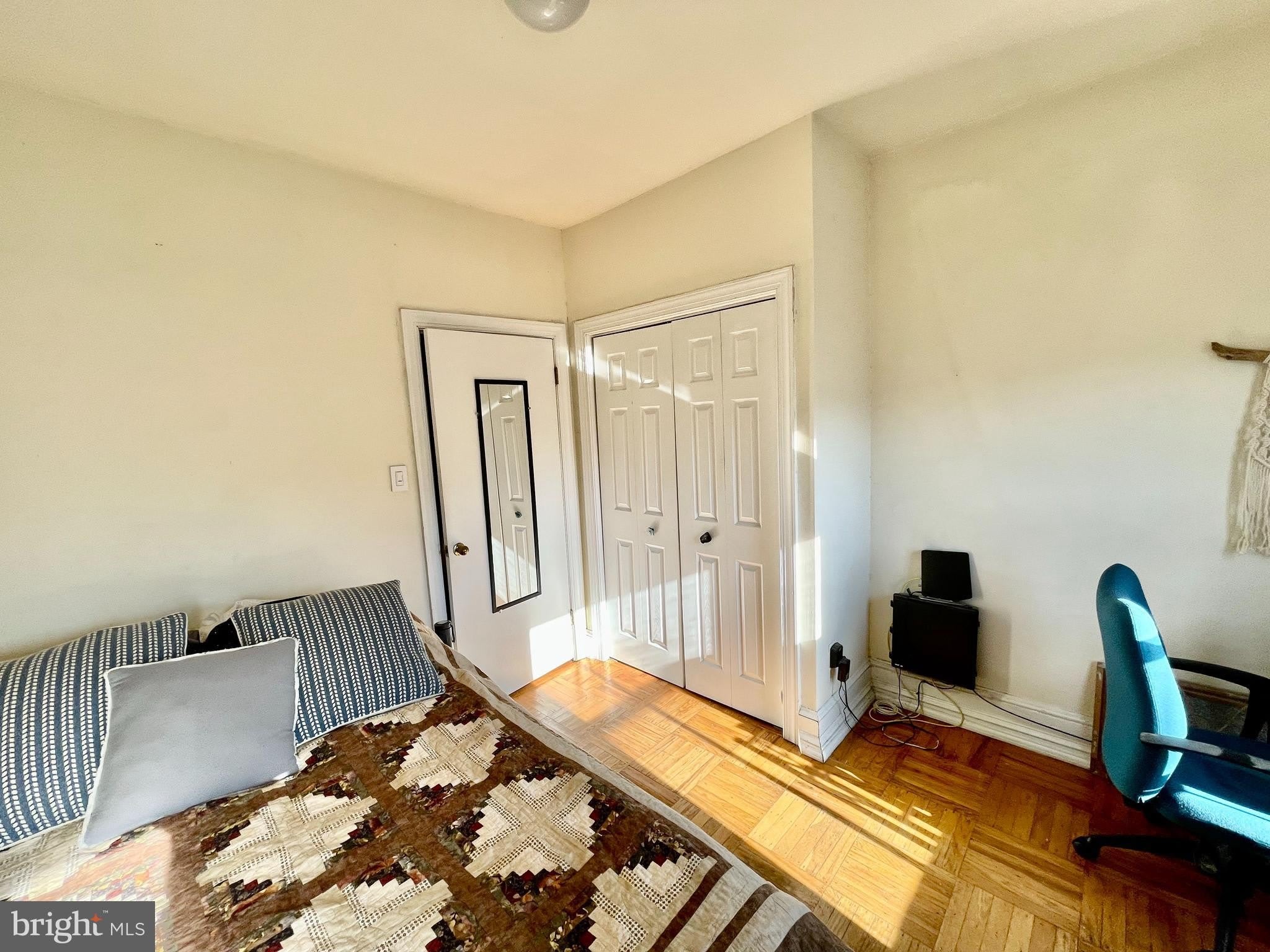 4253 RIDGE Avenue – photo 3