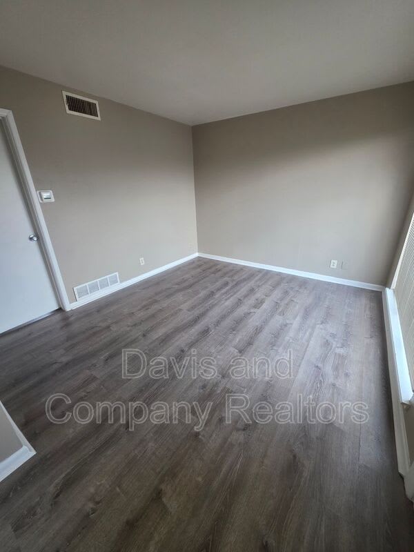 3001 W Ohio Ave – photo 5