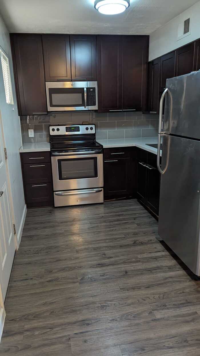 2326 East Pinchot Avenue – photo 4