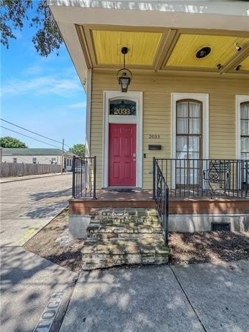 2033 JACKSON Avenue – photo 1