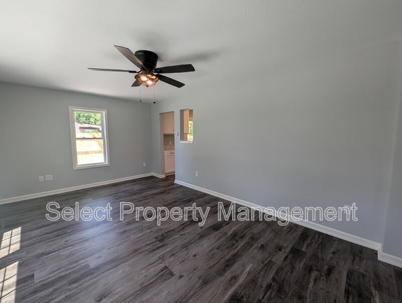 920 Courtney Drive – photo 3