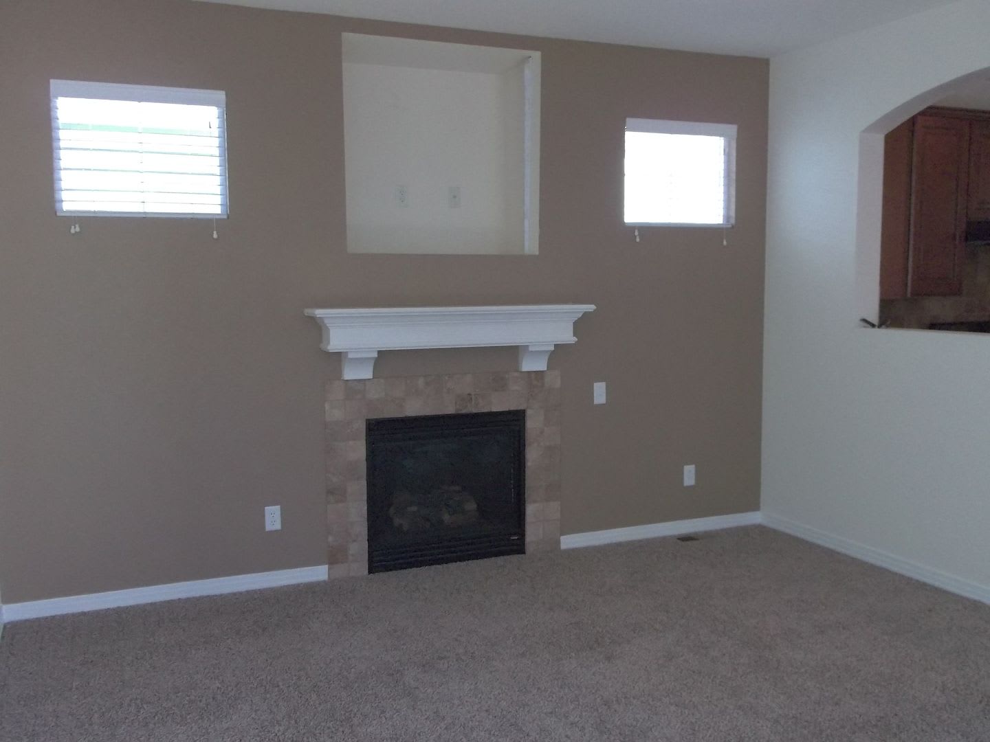 Comfortable & Roomy 3 Bedroom Home – Available August 10 – photo 2