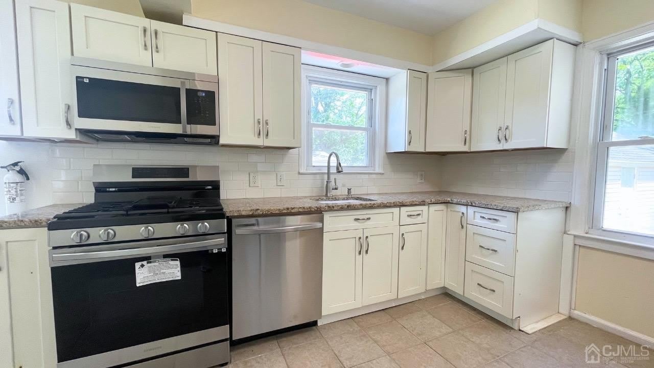 408 Ryders Lane – photo 5