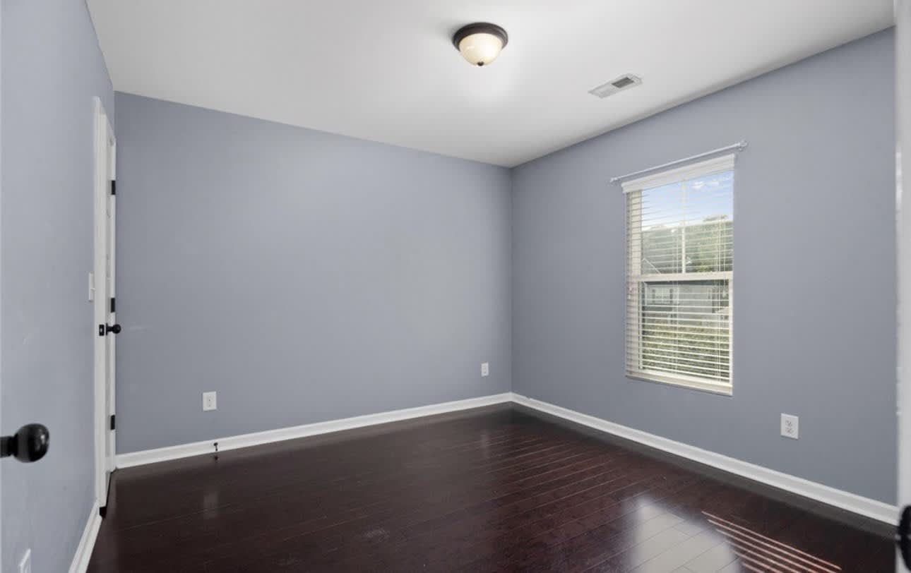 305 Bedfordshire Place – photo 4